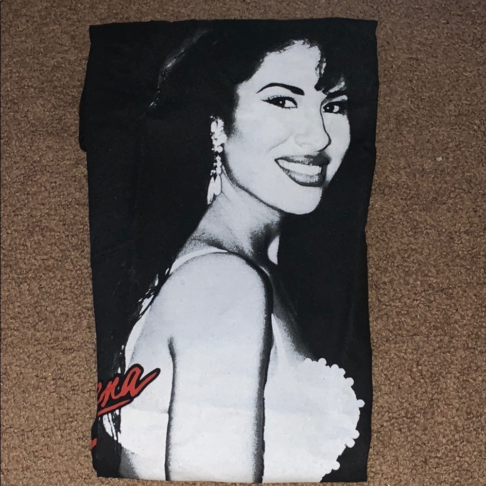 selena tee shirt
